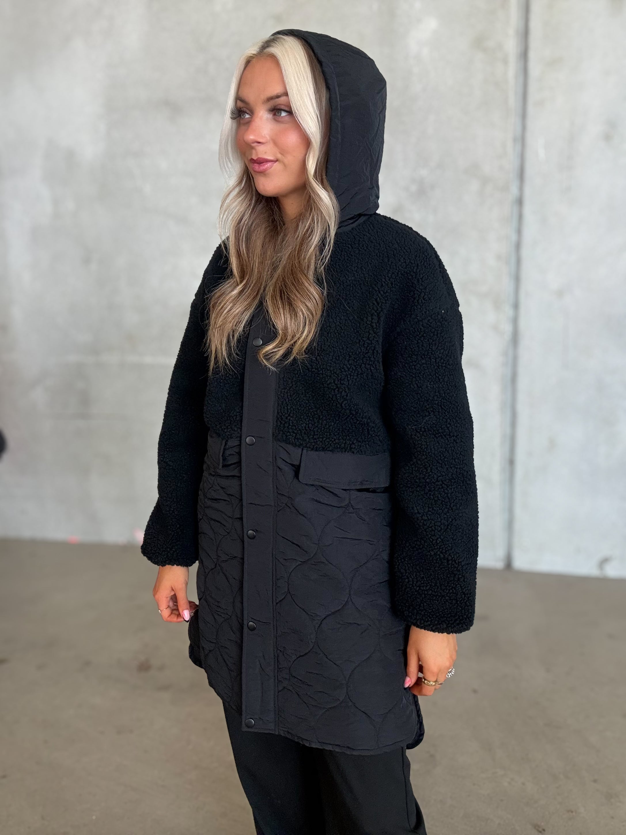 VITONE Coat - Black Beauty